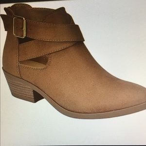 Light Tan More Bootie